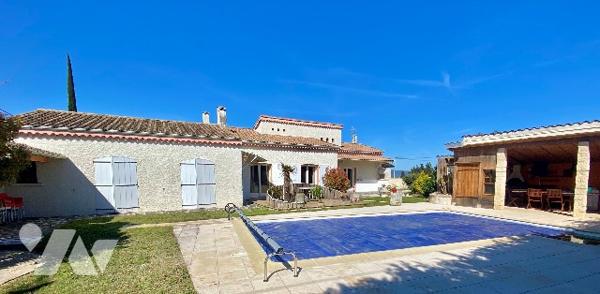 Maison Loriol-Sur-Drôme, quartier recherché, 177m2 de plain-pied avec piscine, cave et garage.