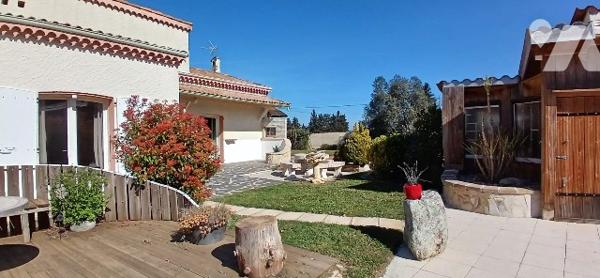 Maison Loriol-Sur-Drôme, quartier recherché, 177m2 de plain-pied avec piscine, cave et garage.