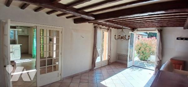 Maison Loriol-Sur-Drôme, quartier recherché, 177m2 de plain-pied avec piscine, cave et garage.