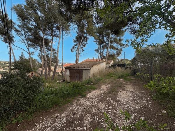 Les Pennes-Mirabeau - Terrain plat à fort potentiel de construction