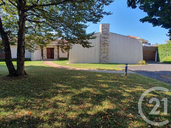 Maison à vendre  10 pièces - 325 m2 CHALLANS - 85