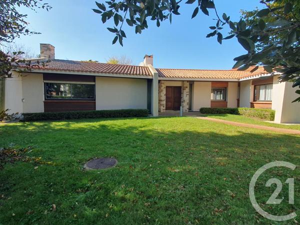 Maison à vendre  10 pièces - 325 m2 CHALLANS - 85