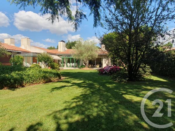 Maison à vendre  10 pièces - 325 m2 CHALLANS - 85