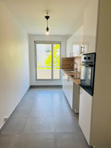 Appartement Courbevoie 4 pièce(s) 95.79 m2