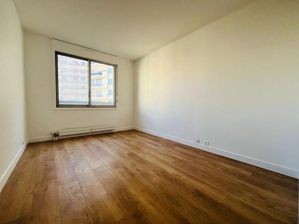 Appartement Courbevoie 4 pièce(s) 95.79 m2