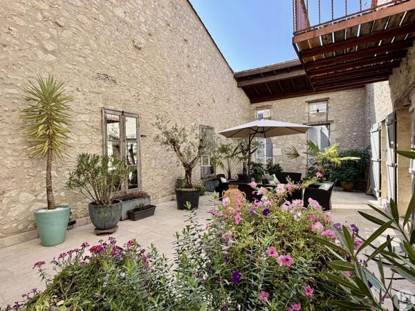 Magnifique maison de caractère avec cour