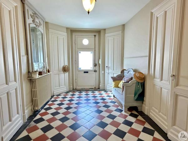 Magnifique maison de caractère avec cour