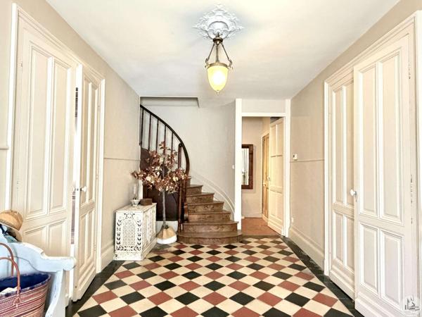 Magnifique maison de caractère avec cour