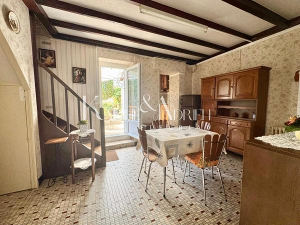 MAISON DE VILLE ET SON STUDIO ATTENANT À PROXIMITÉ DES COMMODITÉS
