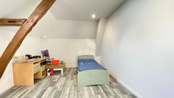 Maison LAVAL 5 pièce(s) 147 m2