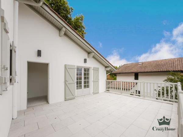 Appartement
                                                                                                                                                                                                                                                                                                                        4 pièce(s)                                                                                                                                                                                                          3 chambre(s)                                                                                                                                                                                                          134.2  m²