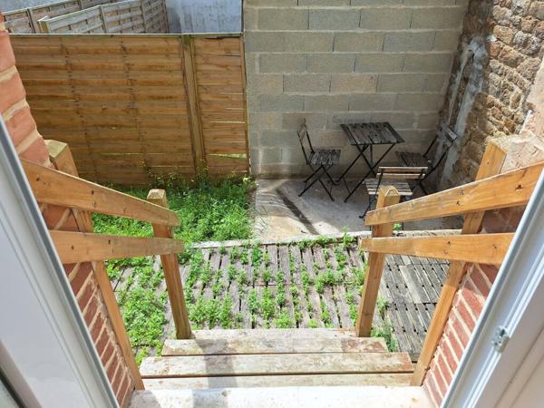 SAINT MALO GARE APPARTEMENT T1 BIS AVEC PETITE TERRASSE