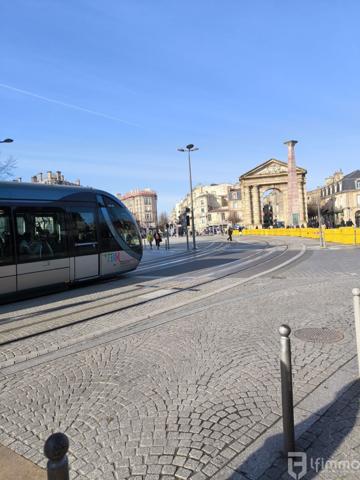 Immeuble en pierre centre de Bordeaux 630 000€