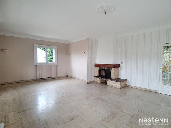 À Vendre - Maison d'architecte de 220 m² avec jardin et double garage à Condom