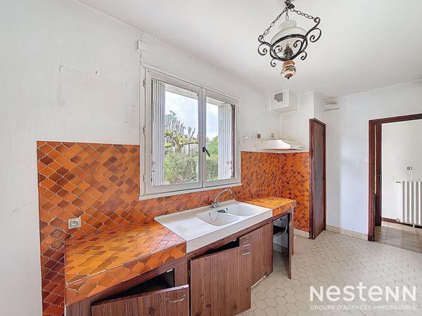 À Vendre - Maison d'architecte de 220 m² avec jardin et double garage à Condom