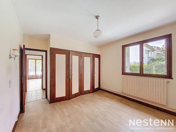 À Vendre - Maison d'architecte de 220 m² avec jardin et double garage à Condom