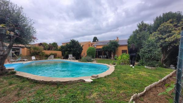 Villa 260m2, parcelle 1080m2, piscine