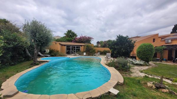 Villa 260m2, parcelle 1080m2, piscine