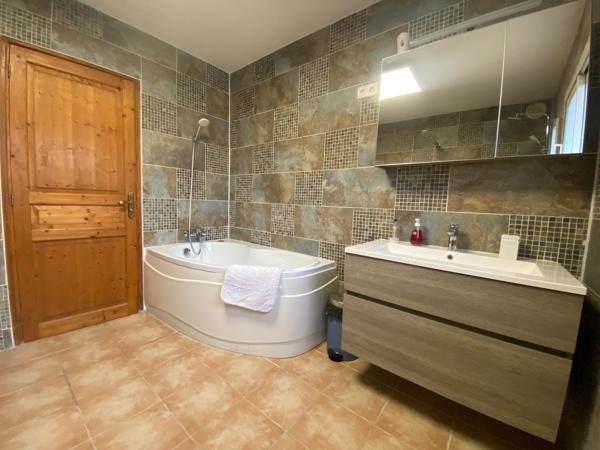 Villa 260m2, parcelle 1080m2, piscine