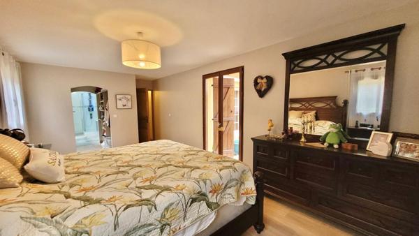 Villa 260m2, parcelle 1080m2, piscine