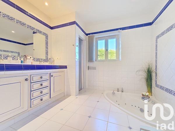 Maison à vendre 4 pièces 146 m² Sainte-Maxime