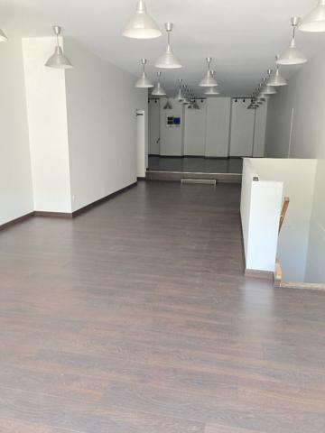TARASCON-SUR-ARIEGE  -  A LOUER  -  LOCAL COMMERCIAL 75.77 m2