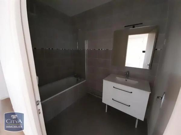 Appartement à louer 3 pièces 74.17m² Blois (41000)