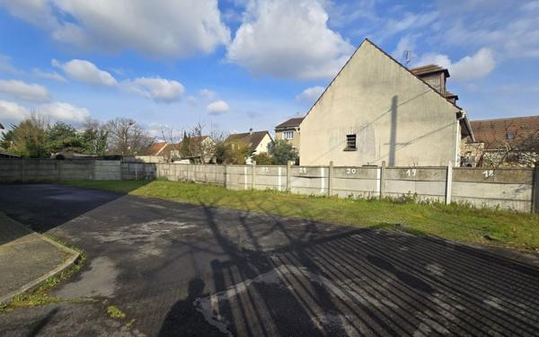 Appartement à vendre    1 pièce •  Viry-Châtillon