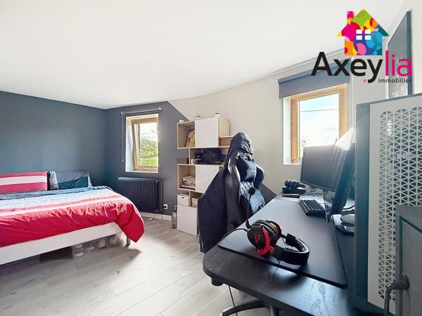 Renaison (42370) A VENDRE - SECTEUR CÔTE ROANNAISE - MAISON D'ARCHITECTE ENTIÈREMENT RÉNOVÉE D'ENVIRON 195M2 AVEC CINQ CHAMBRES