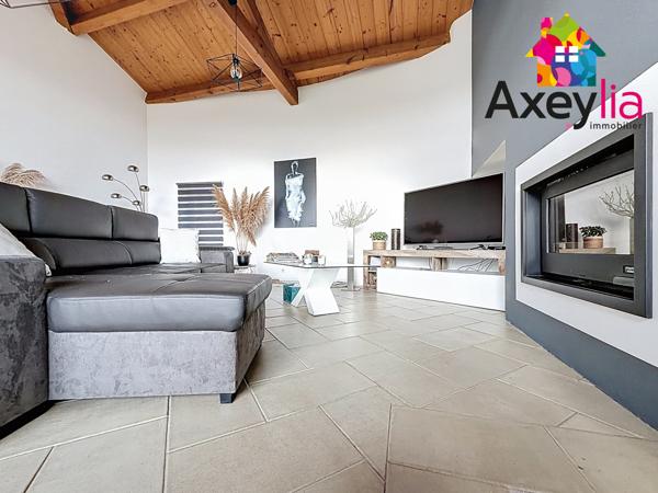 Renaison (42370) A VENDRE - SECTEUR CÔTE ROANNAISE - MAISON D'ARCHITECTE ENTIÈREMENT RÉNOVÉE D'ENVIRON 195M2 AVEC CINQ CHAMBRES