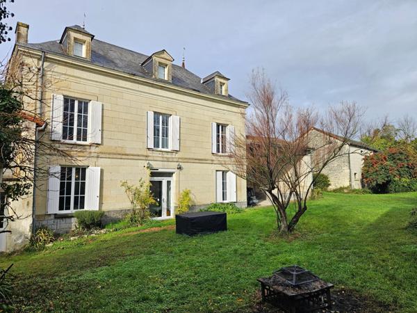 Maison à Montreuil-Bellay, 49260 - 10 pièces 235m²