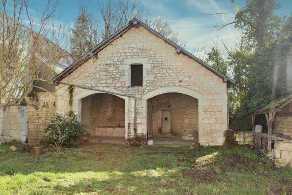 Maison à Montreuil-Bellay, 49260 - 10 pièces 235m²