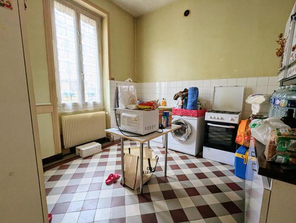 Maison à fort potentiel avec terrain - Lyon 8ème