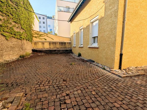 Maison à fort potentiel avec terrain - Lyon 8ème