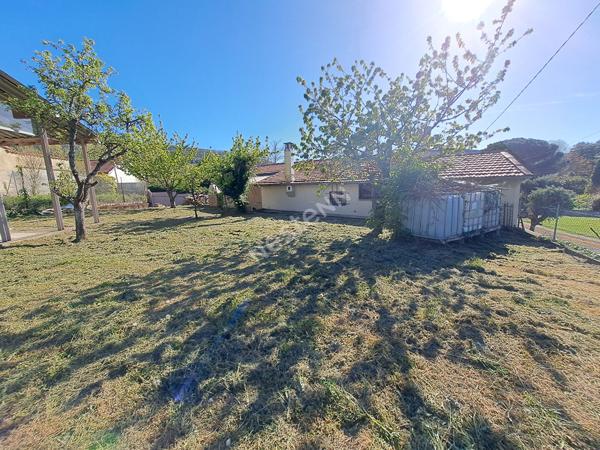 A VENDRE MAISON PLAIN PIED AVEC JARDIN ET GARAGE