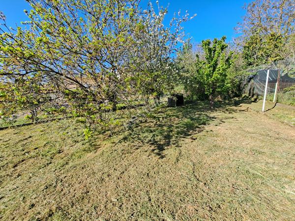 A VENDRE MAISON PLAIN PIED AVEC JARDIN ET GARAGE
