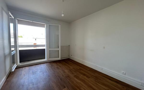 Appartement à vendre    3 pièces •  Mer