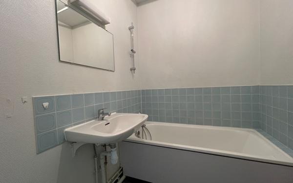 Appartement à vendre    3 pièces •  Mer