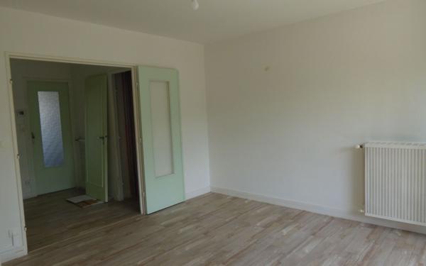 Appartement à vendre    3 pièces •  Mer