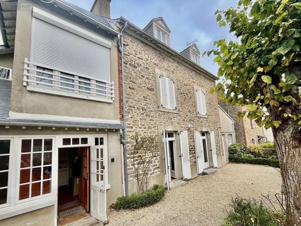 Maison à vendre à Dinard en Ille-et-Vilaine (35800), ref : 048-V1274M CENTRE VILLE