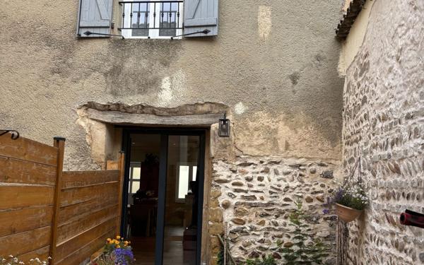 Appartement à vendre    3 pièces •  Ternay