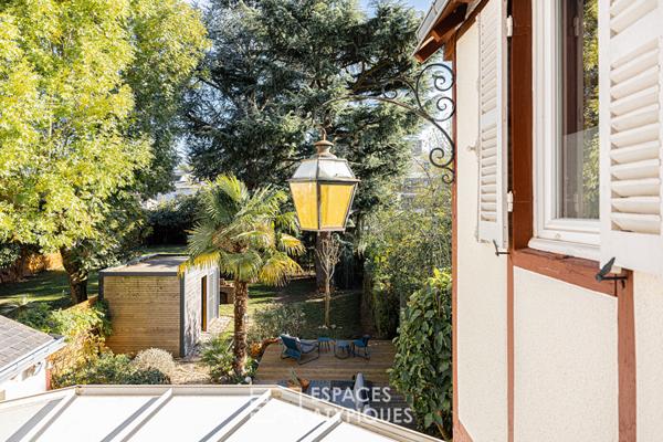Elégante maison bourgeoise et son jardin