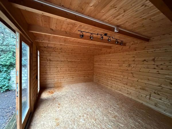 Immeuble maison sur Alfortville de 350 m² habitable avec une cour de 250m²