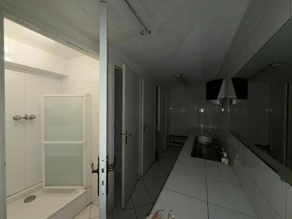 Immeuble maison sur Alfortville de 350 m² habitable avec une cour de 250m²