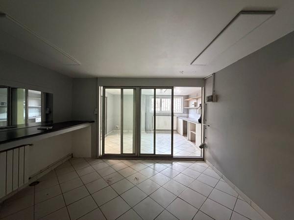 Immeuble maison sur Alfortville de 350 m² habitable avec une cour de 250m²