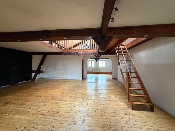 Immeuble maison sur Alfortville de 350 m² habitable avec une cour de 250m²