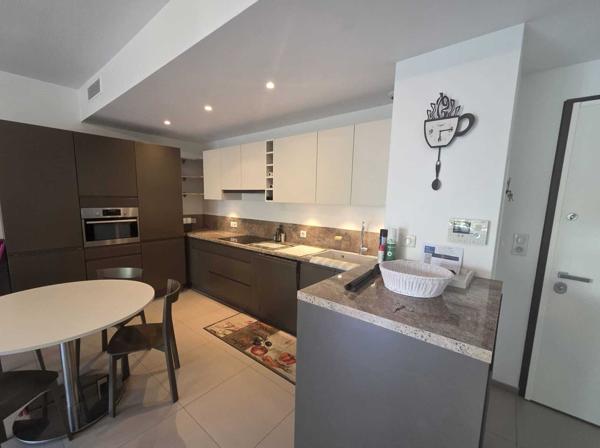 Appartement T2 de 61 m² avec terrasse et parking en centre-ville de Propriano Propriano (20110)