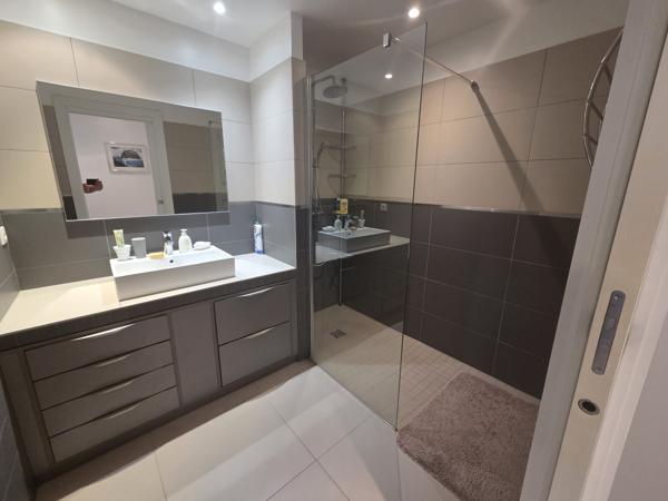 Appartement T2 de 61 m² avec terrasse et parking en centre-ville de Propriano Propriano (20110)