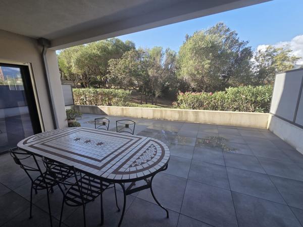 Appartement T2 de 61 m² avec terrasse et parking en centre-ville de Propriano Propriano (20110)