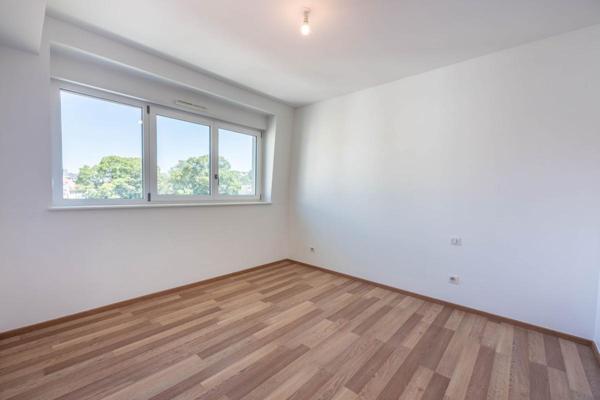 Location Appartement 7 pièces 184 m² - ÉPinal 88000